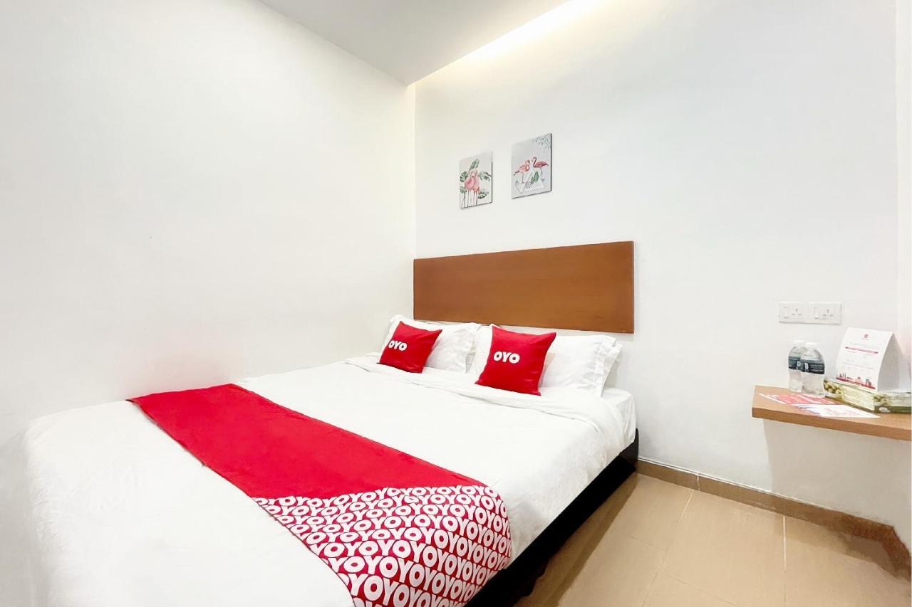 Oyo 90334 Mawlaya Hotel Bayan Lepas Ngoại thất bức ảnh
