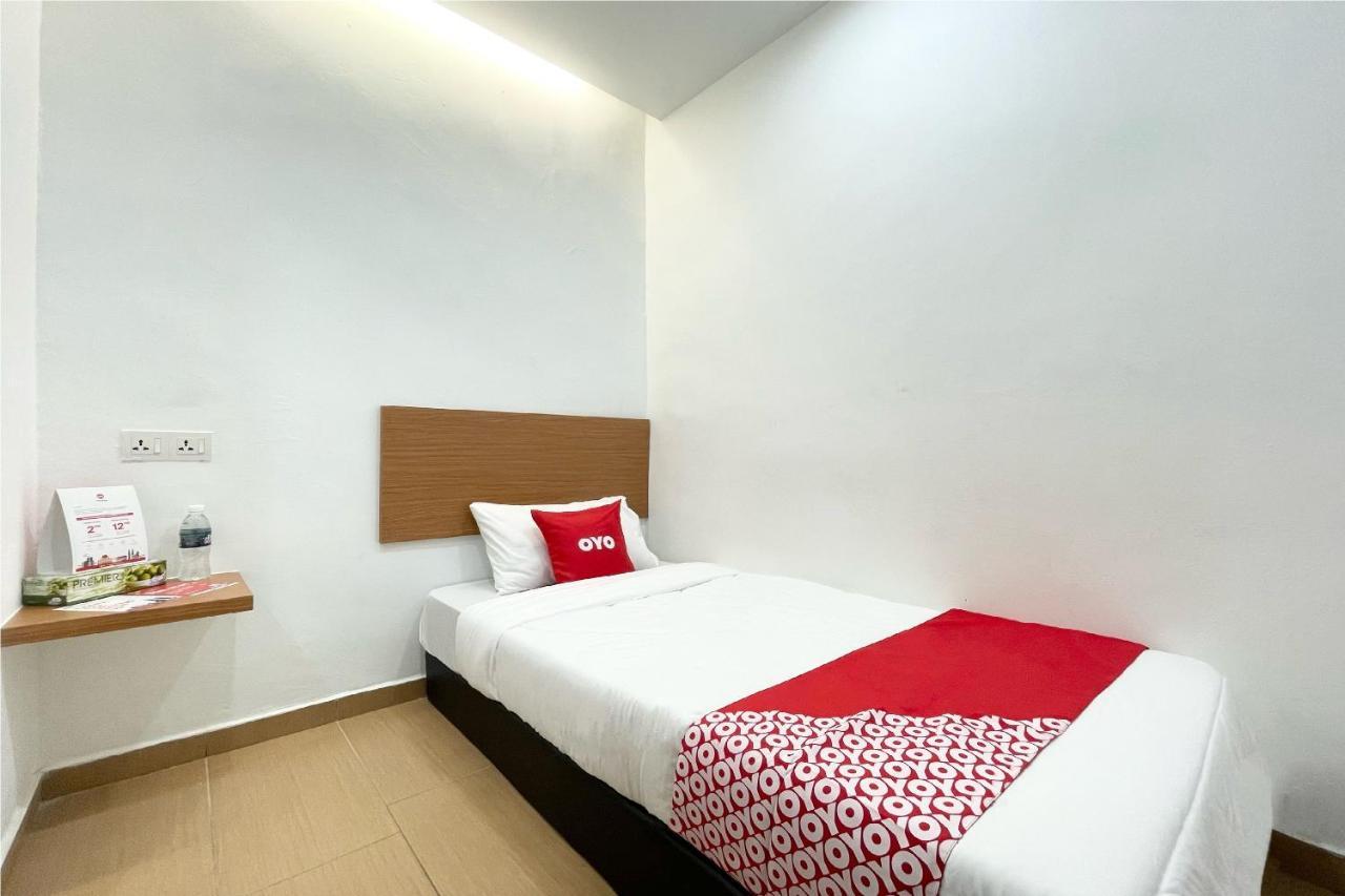 Oyo 90334 Mawlaya Hotel Bayan Lepas Ngoại thất bức ảnh